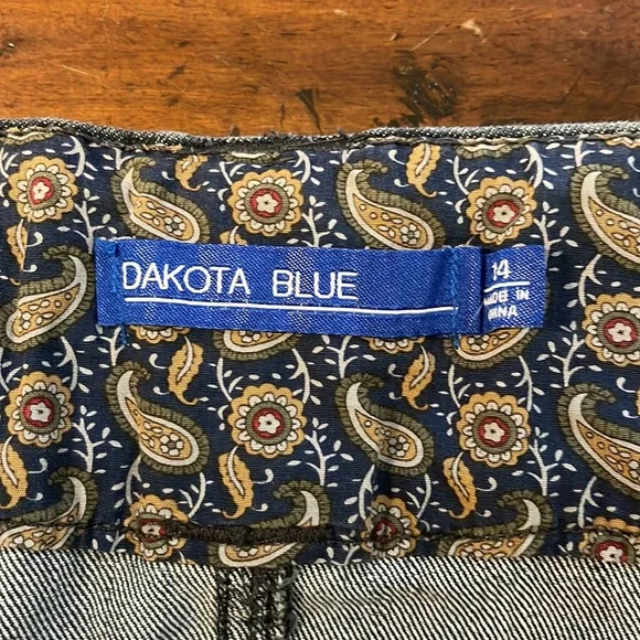 Dakota blue shorts size 14 - Picture 2 of 3